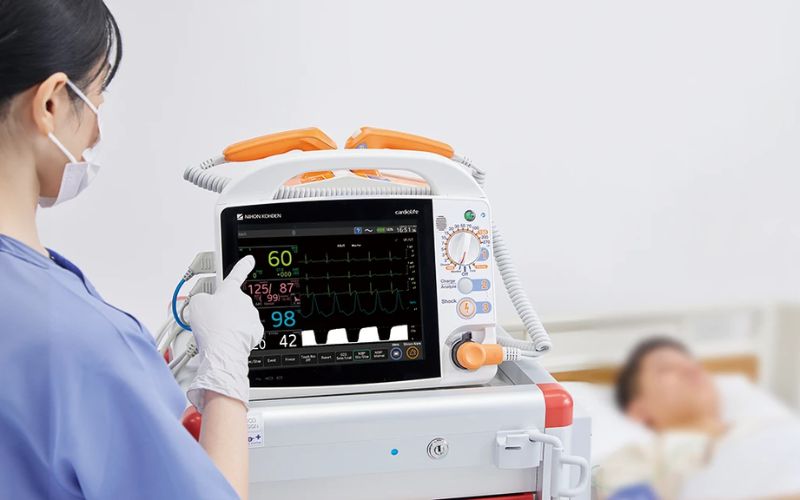 Máy phá rung tim TEC-1000 tích hợp công nghệ tiến tiến